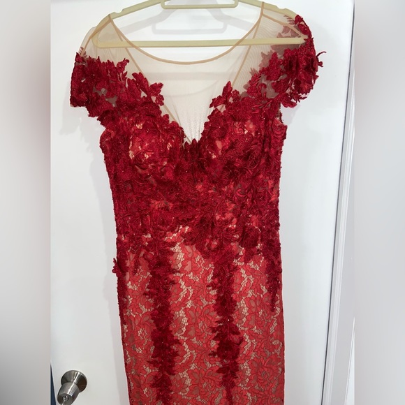 Tarik Ediz- red dress size 14 VERY GOOD CONDITION- Worn only for 4 hours!! - Picture 6 of 10